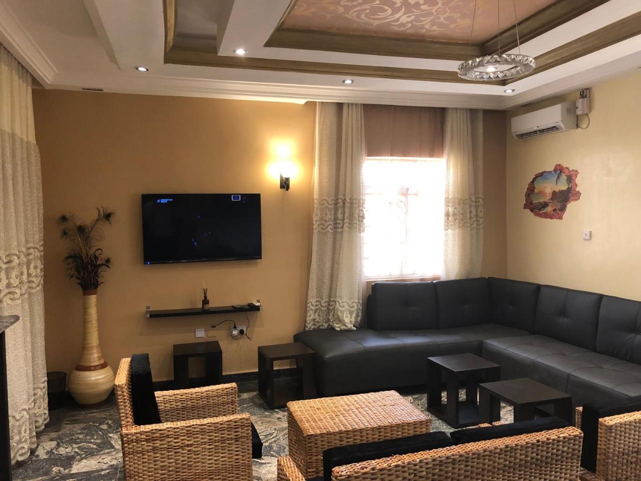 House X Hotel Abuja Bagian luar foto